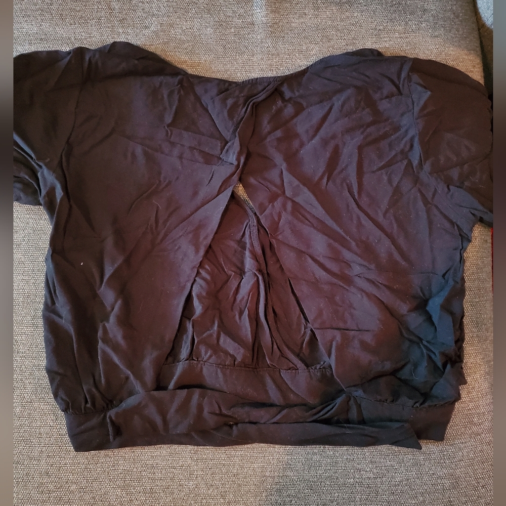 Open back crop top - Picture 3 of 3